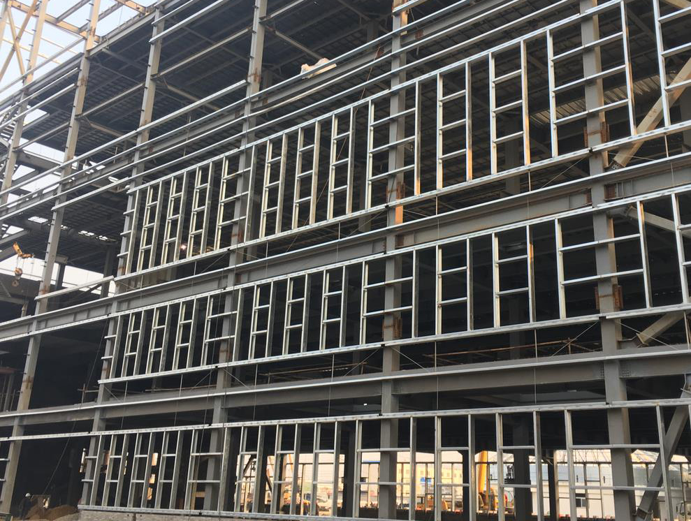 你知道泰州鋼結構在建筑房屋安裝時有什么要點嗎